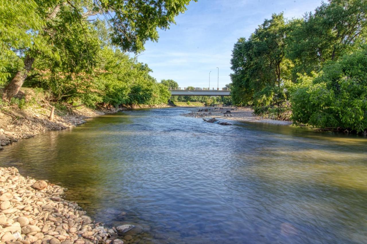 Fantastic Location! River And Mountain Views 2Br/2Ba Sleeps 6 Пиджен-Фордж Экстерьер фото